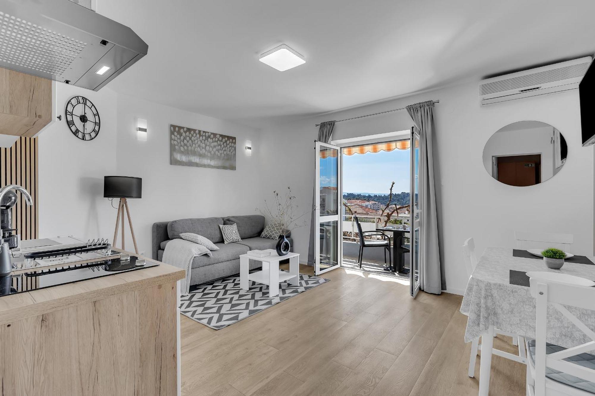 Mediterranean Living 2 Apartment Makarska
